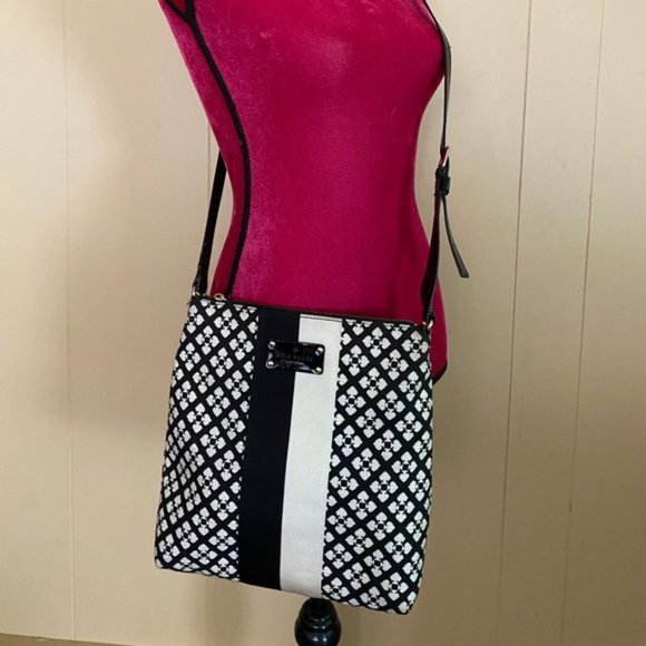kate spade Handbags - Kate spade crossbody